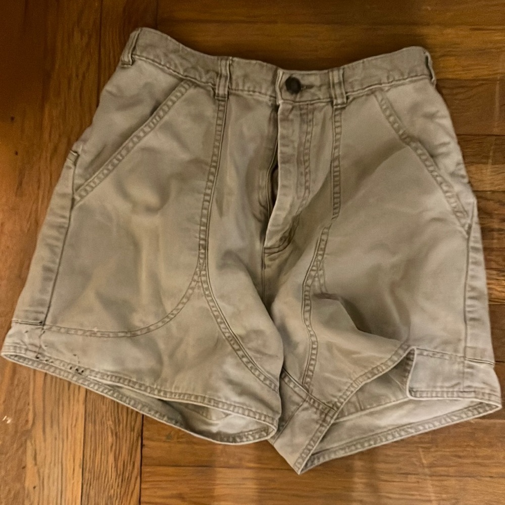 khaki shorts with steel button
